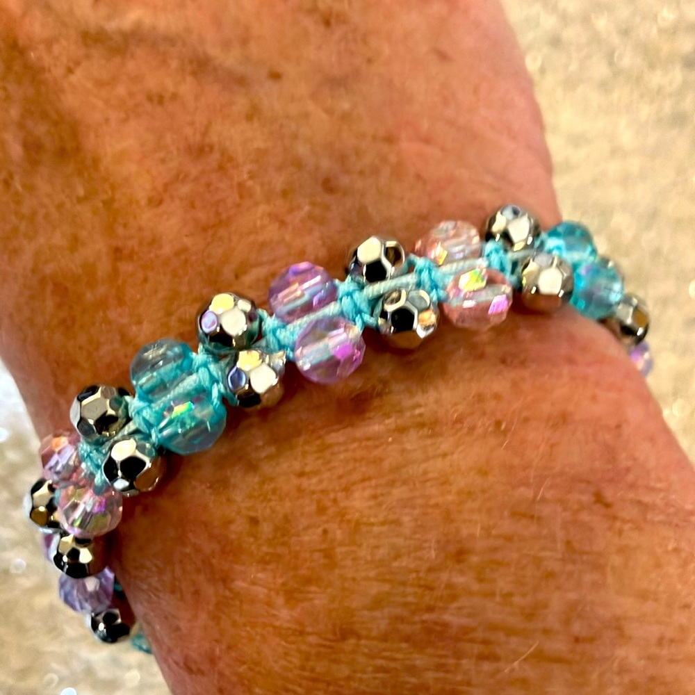 New Super Cute Multicolor Blue Pink Purple Silver Bling Macrame Bracelet - Picture 4 of 6